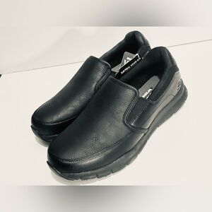 NWT! Skechers Men's Black Leather Slip-Resistant Wide Memory Foam Slips Size 8.5